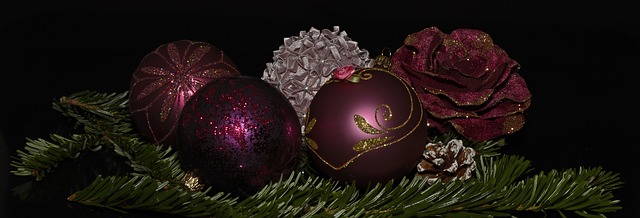 christmas-balls-1830358_640